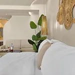 Santorini Grand Luxury * イメロヴィグリ