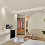 Santorini Grand Luxury イメロヴィグリ