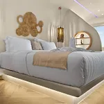 Santorini Grand Luxury * イメロヴィグリ