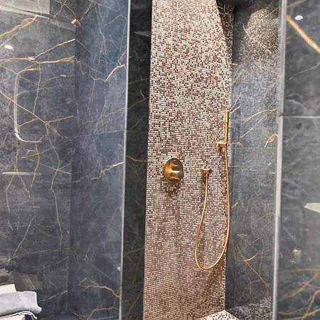 Santorini Grand Luxury 이메로비글리
